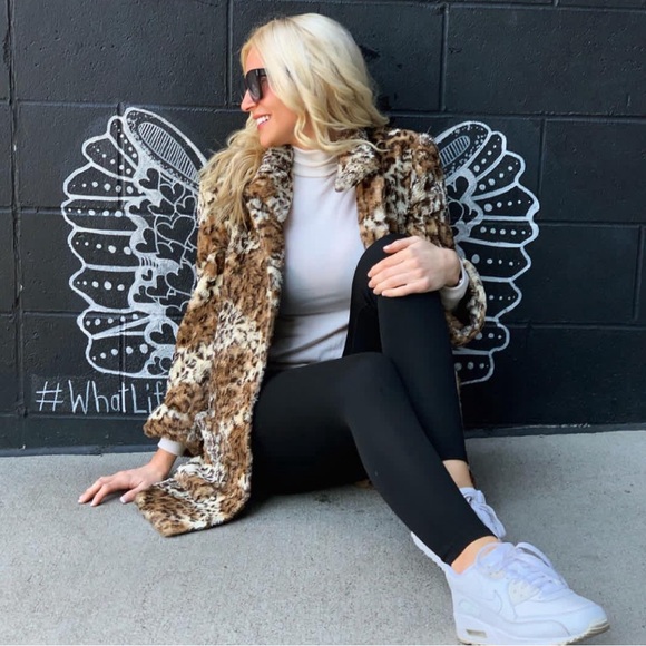 ALICE + OLIVIA Pali Faux Fur Leopard Print Jacket Size Small - Picture 10 of 10